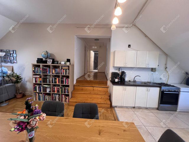 Eladó téglalakás, Sopronban 74.9 M Ft, 4 szobás