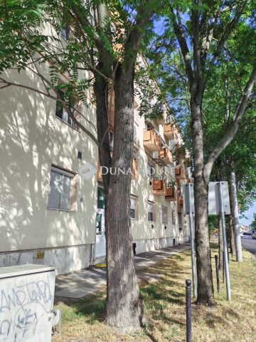 Eladó téglalakás, Kecskeméten 35 M Ft, 1 szobás