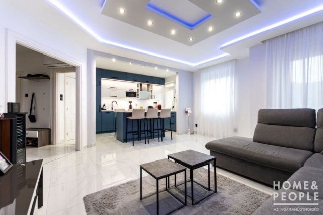 Eladó téglalakás, Szegeden 85 M Ft, 2 szobás