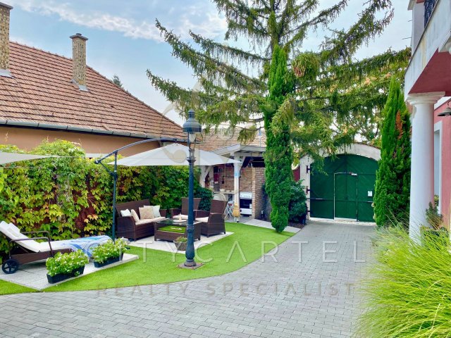 Eladó családi ház, Szentendrén 713.42 M Ft, 4 szobás