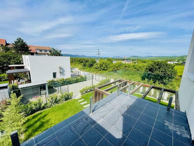 Eladó ikerház, Vácon 149.99 M Ft, 5 szobás