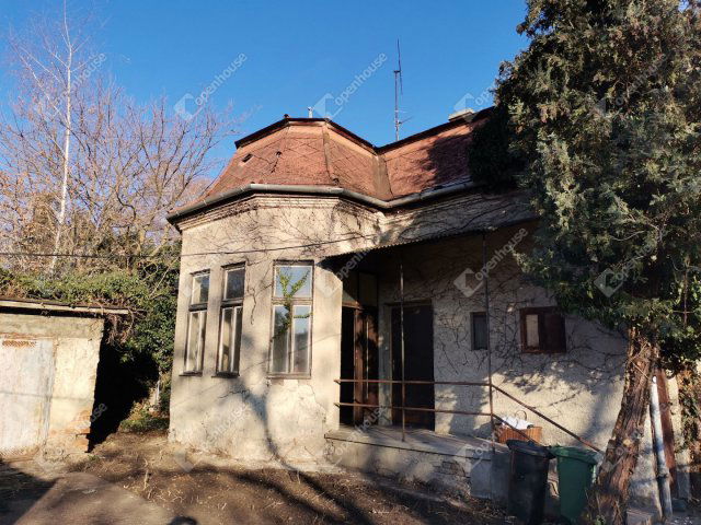 Eladó családi ház, Komáromban 38.9 M Ft, 5 szobás