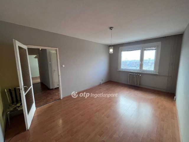 Eladó panellakás, Szegeden 49.5 M Ft, 2 szobás