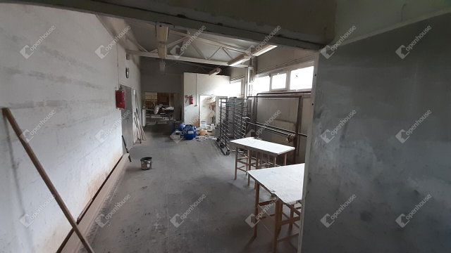 Eladó ipari ingatlan, Pápán 57 M Ft / költözzbe.hu