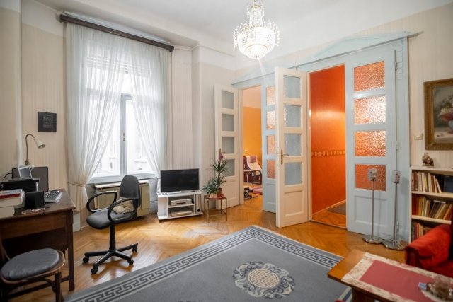 Eladó téglalakás, Budapesten, V. kerületben 170 M Ft, 3+1 szobás