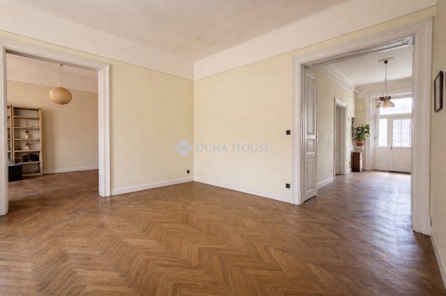 Eladó téglalakás, Budapesten, VI. kerületben 114.9 M Ft