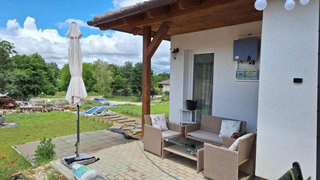 Eladó ikerház, Pilisjászfalun 99.9 M Ft, 3 szobás