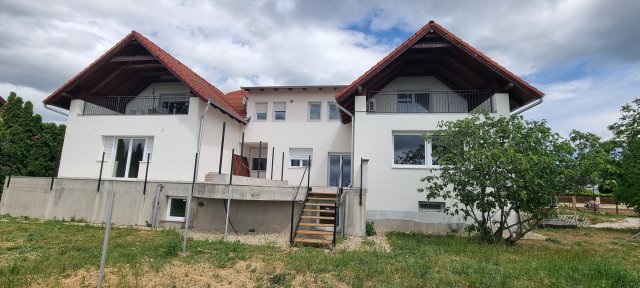 Kiadó téglalakás, albérlet, Telkin 370 E Ft / hó, 4+1 szobás