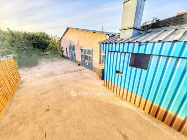 Eladó családi ház, Nagyvenyimen 145 M Ft, 4 szobás