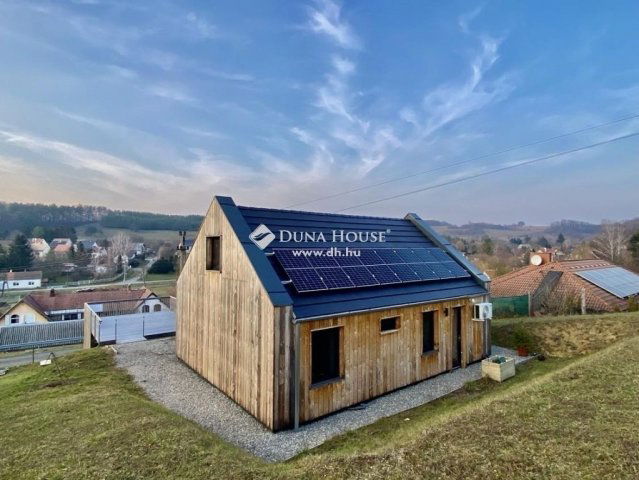Eladó családi ház, Orfűn 109 M Ft, 3 szobás