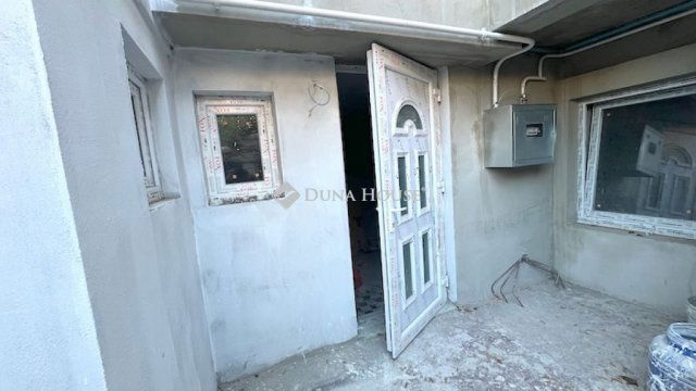 Eladó téglalakás, Budapesten, XX. kerületben, Liliom utcában