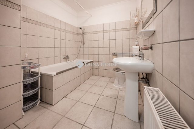 Eladó téglalakás, Budapesten, XVIII. kerületben 63.9 M Ft