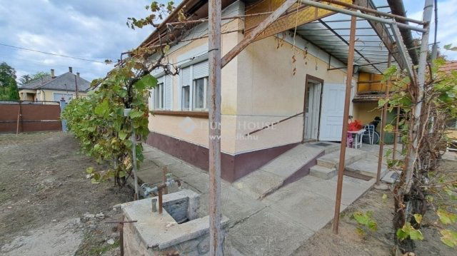 Eladó családi ház, Nagykátán 29.9 M Ft, 2 szobás