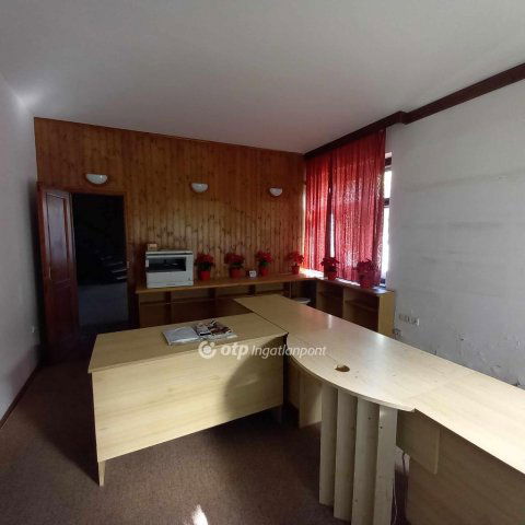 Eladó iroda, Kalocsán 390 M Ft / költözzbe.hu