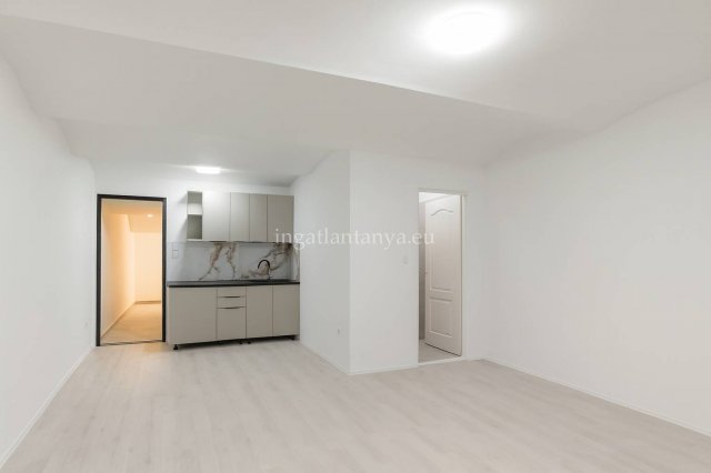 Eladó téglalakás, Budapesten, VIII. kerületben 12.5 M Ft