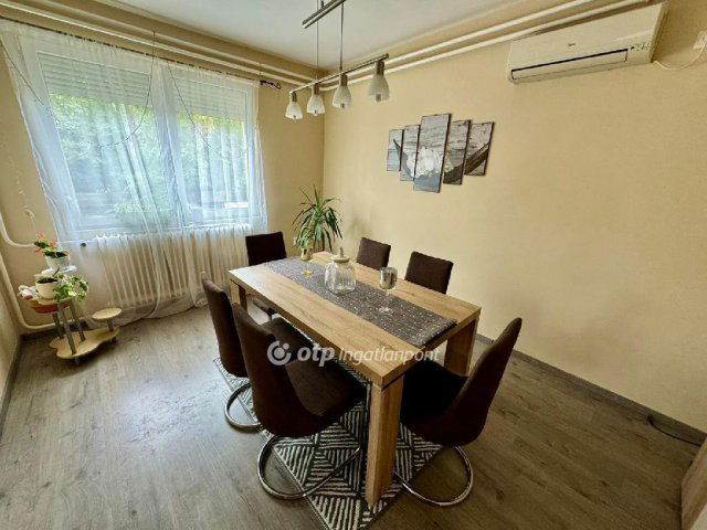 Eladó családi ház, Ráckeresztúron 94.99 M Ft, 4 szobás