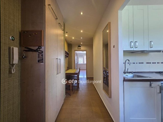 Eladó téglalakás, Budapesten, VIII. kerületben 80.6 M Ft