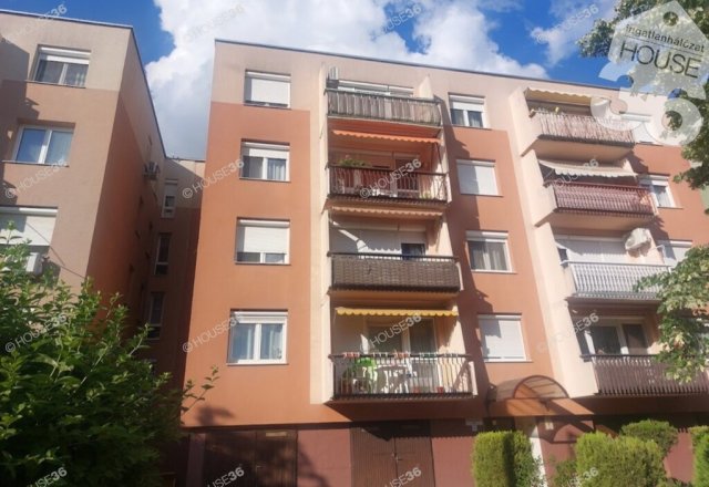 Eladó panellakás, Kecskeméten 56.9 M Ft, 3 szobás