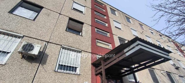 Eladó panellakás, Battonyán 8.3 M Ft, 2 szobás