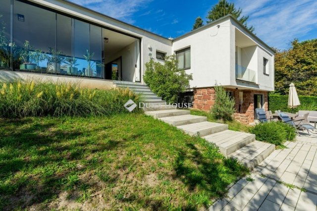 Eladó családi ház, Ábrahámhegyen 299 M Ft, 6 szobás