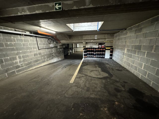 Kiadó garázs, Pécsett, Lotz Károly utcában 20 E Ft / hó