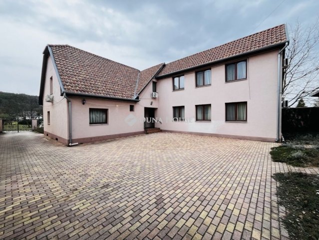 Eladó családi ház, Szilvásváradon 158 M Ft, 10 szobás