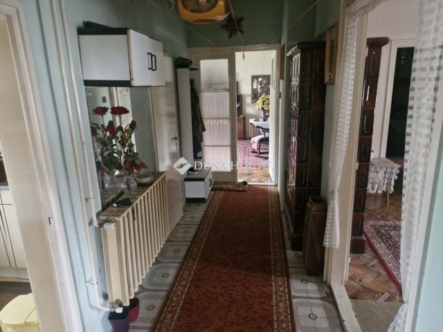 Eladó családi ház, Szegeden 105 M Ft, 3 szobás