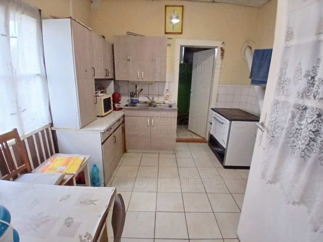 Eladó családi ház, Rédén 19.9 M Ft, 1 szobás