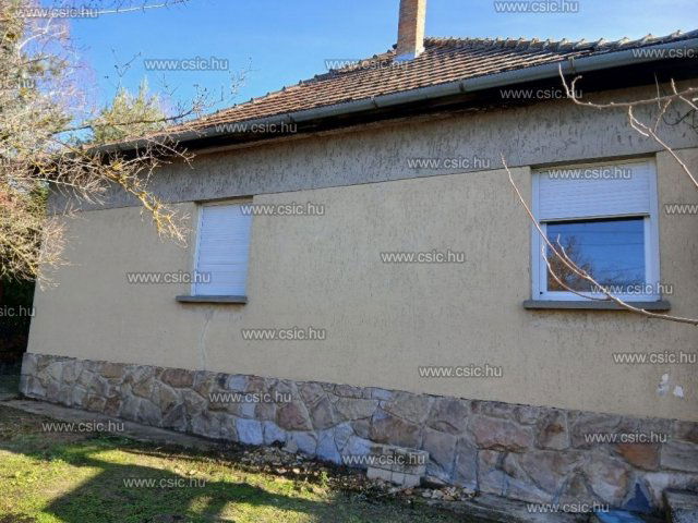 Eladó családi ház, Dunakeszin 99 M Ft, 3 szobás