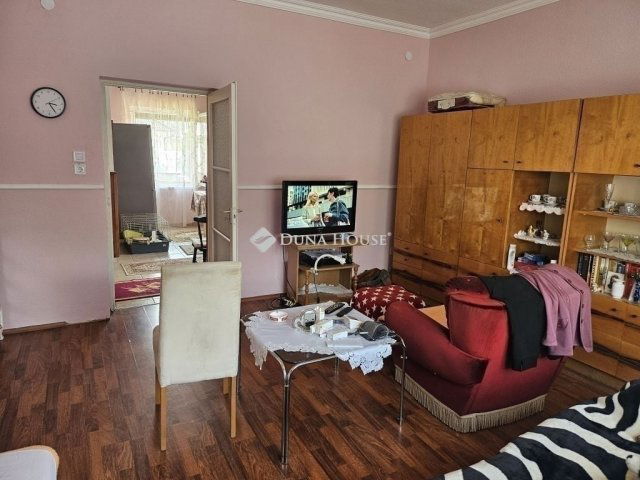 Eladó téglalakás, Vecsésen 68 M Ft, 2 szobás