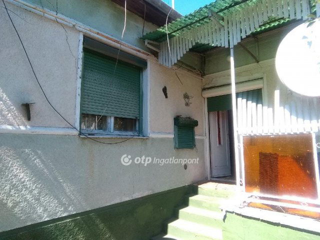 Eladó családi ház, Hencidán 9 M Ft, 3 szobás