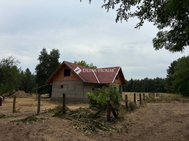 Eladó családi ház, Kecskeméten 35 M Ft, 4 szobás