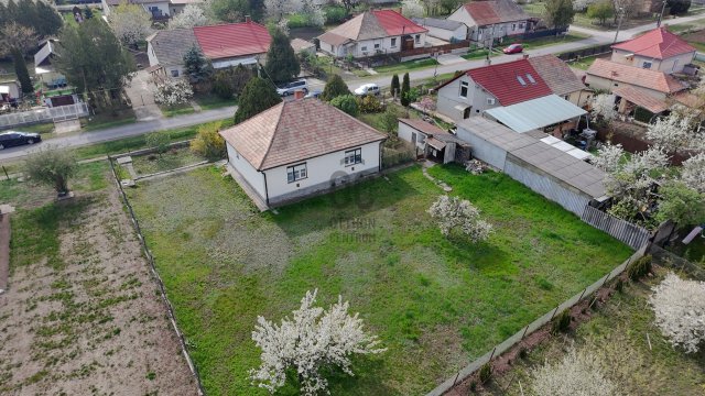 Eladó családi ház, Rózsaszentmártonon 25.9 M Ft, 3 szobás