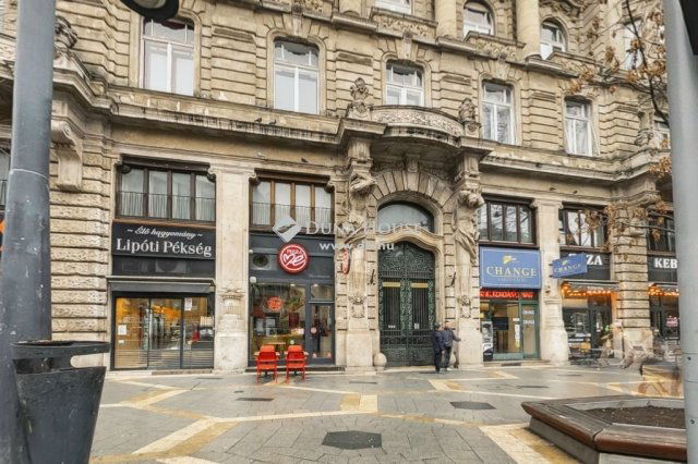 Eladó téglalakás, Budapesten, V. kerületben 399 M Ft, 5 szobás
