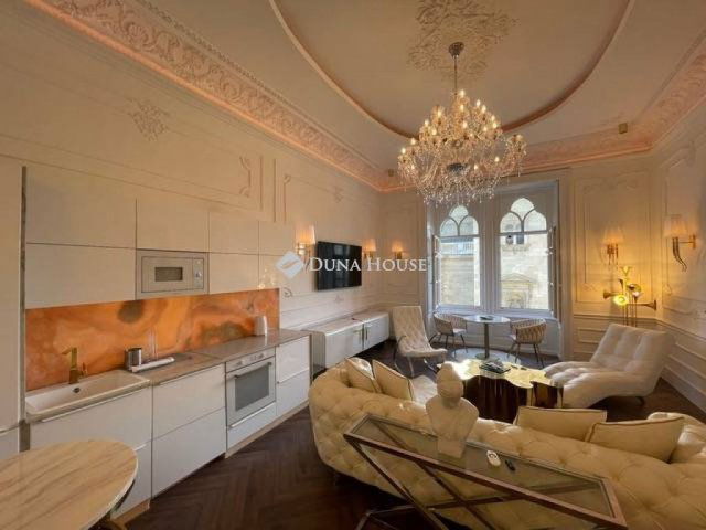 Kiadó téglalakás, albérlet, Budapesten, V. kerületben, 2 szobás