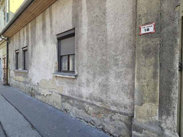 Eladó családi ház, Pápán 75 M Ft / költözzbe.hu