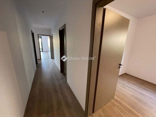 Eladó nyaraló, Budapesten, XI. kerületben 190.418 M Ft, 3 szobás