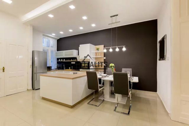 Kiadó téglalakás, albérlet, VII. kerületben, Dohány utcában