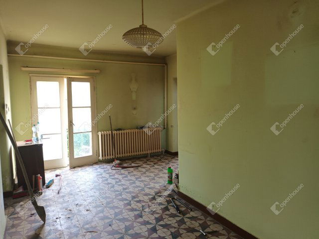 Eladó családi ház, Lábatlanon 32 M Ft, 4 szobás