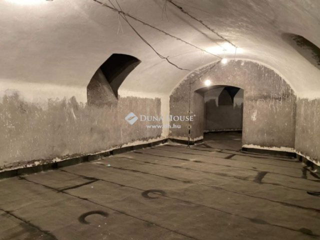 Eladó üzlethelyiség, Budapesten, IX. kerületben 69 M Ft