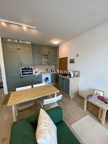 Eladó téglalakás, Debrecenben 53 M Ft, 1 szobás