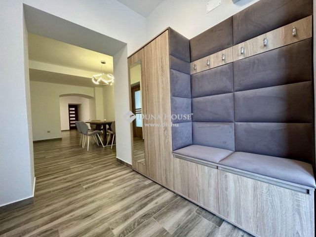 Eladó ikerház, Révfülöpön 119 M Ft, 5 szobás