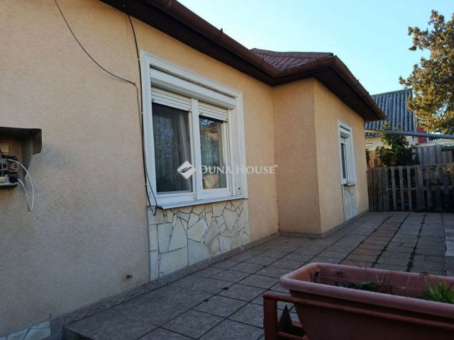 Eladó családi ház, Debrecenben 64.9 M Ft, 3 szobás