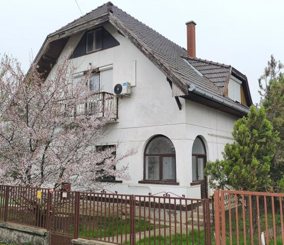 Eladó családi ház, Tamásiban 60.4 M Ft, 6+1 szobás