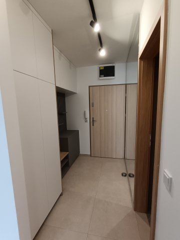 Kiadó téglalakás, albérlet, Székesfehérvárott, Zrínyi utcában