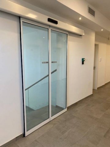 Kiadó iroda, Pécsett 159 E Ft / hó, 4 szobás