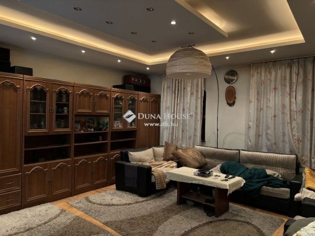 Eladó családi ház, Dunaharasztin 150 M Ft, 6 szobás