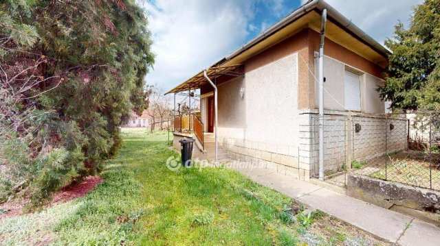 Eladó családi ház, Mezőzomboron 17.5 M Ft, 2+1 szobás