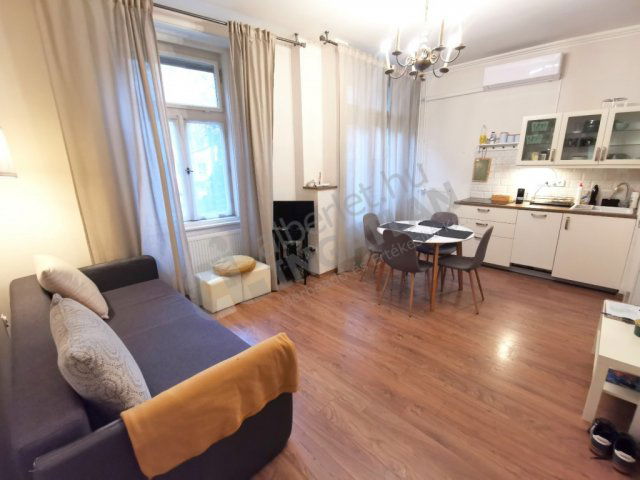 Kiadó téglalakás, albérlet, VI. kerületben, Andrássy úton