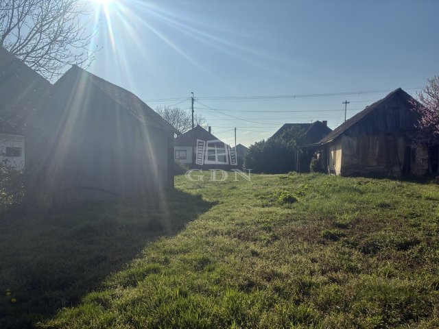 Eladó családi ház, Gellénházán 8.9 M Ft, 1 szobás